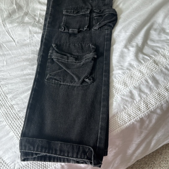 Edikted Oversized Cargo Jeans - Picture 7 of 9